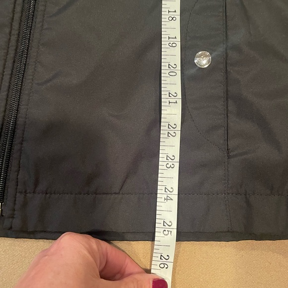 Izod Black Wind resistant Jacket with removable sleeves - size medium - Picture 10 of 11